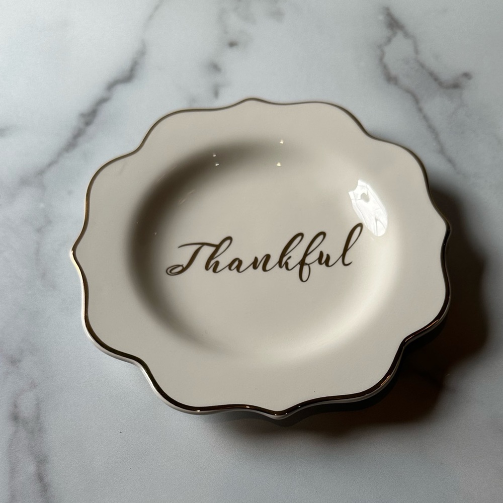Small “thankful” plate